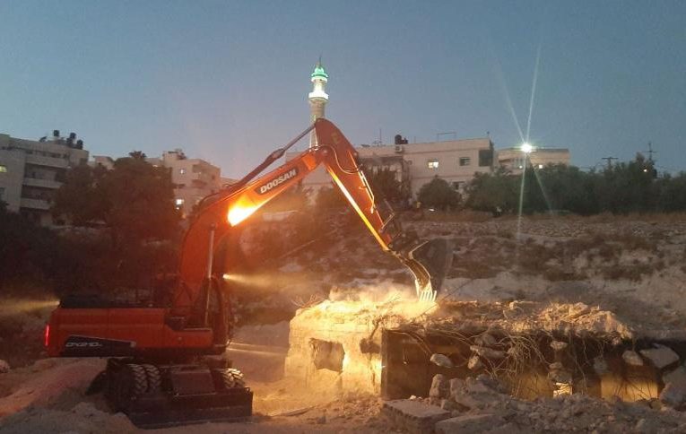 “اللجنة القطرية لمراقبة تطبيق قوانين التخطيط والبناء” تجمد أوامر الهدم بالقدس