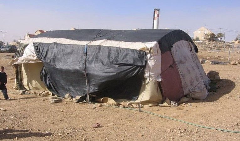 الاحتلال يهدم خيمة سكنية في بيت اكسا