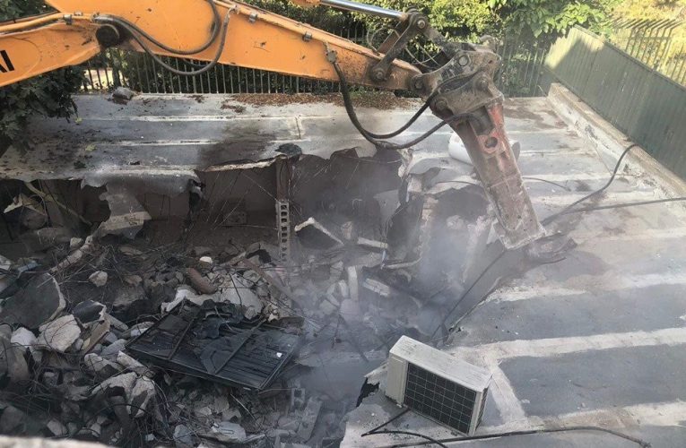 الاحتلال يهدم منشآت صناعية في القدس